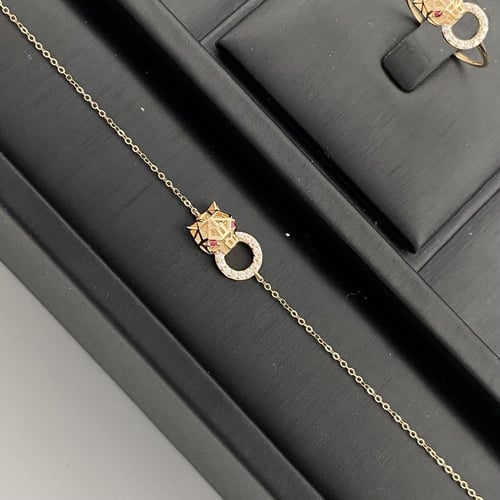 طقم ذهب نمر عيار 18 وزن 4.66 جم لإطلالة مثيرة تبهر...