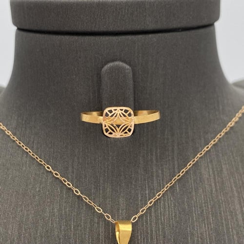 نصف طقم ذهب عيار 21 الوزن 4.24 جرام