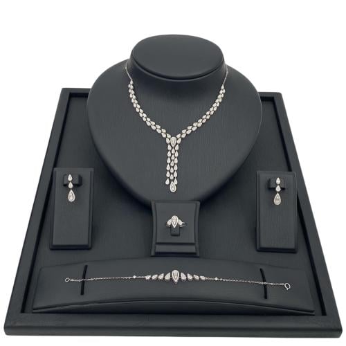 طقم ذهب عيار 18 الوزن 12.42 جرام