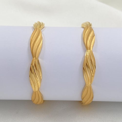 غويشه ذهب عيار 21 الوزن 10.60 جرام