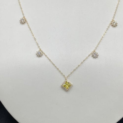 طقم ذهب عيار 18 الوزن 3.56 جرام