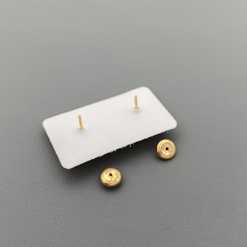 حلق طبي ذهب عيار 21 الوزن 0.33 جرام