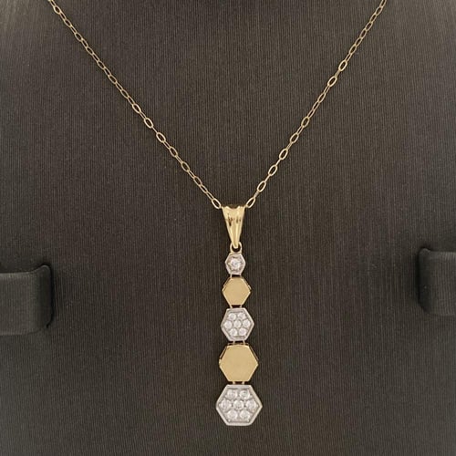 نصف طقم ذهب عيار 18 الوزن 4.54 جرام