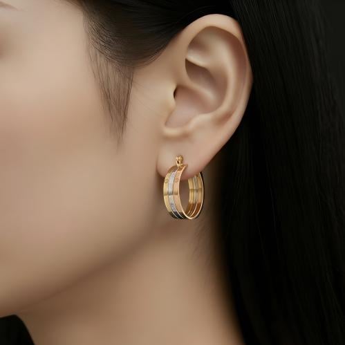 حلق ذهب عيار 18 الوزن 3.75 جرام