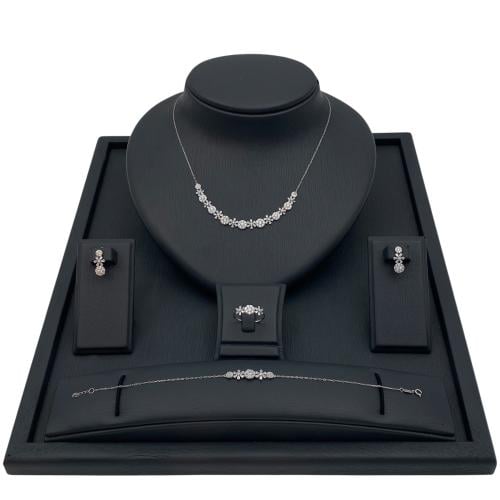 طقم ابيض ذهب عيار 18 الوزن 6.89 جرام