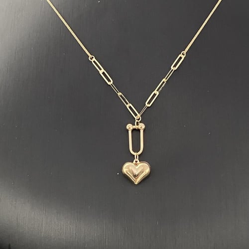 طقم ذهب عيار 18 وزن 4.03 جم تصميم أنيق يضفي لمسة س...