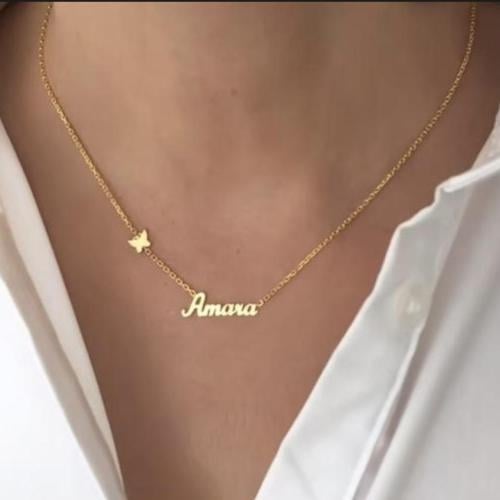 سلسلة ذهب باسمك مع فراشة صغيرة أنيقة