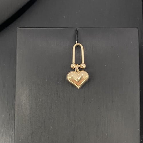 طقم ذهب عيار 18 وزن 4.03 جم تصميم أنيق يضفي لمسة س...