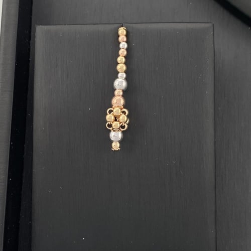 طقم ذهب عيار 18 وزن 18.89 جم بلمسة ايطالية تبرز أن...