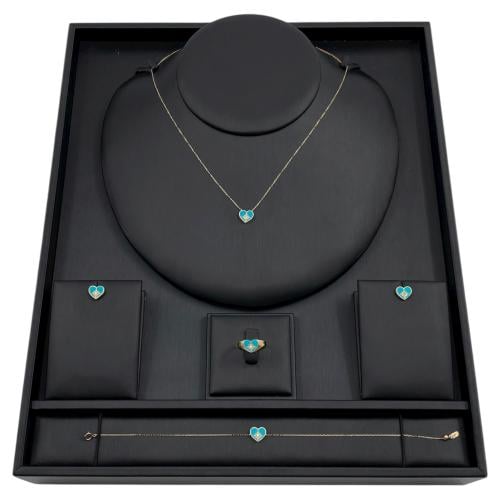 طقم ذهب على شكل قلب عيار 18 وزن 4.68 جم يسحر العيو...