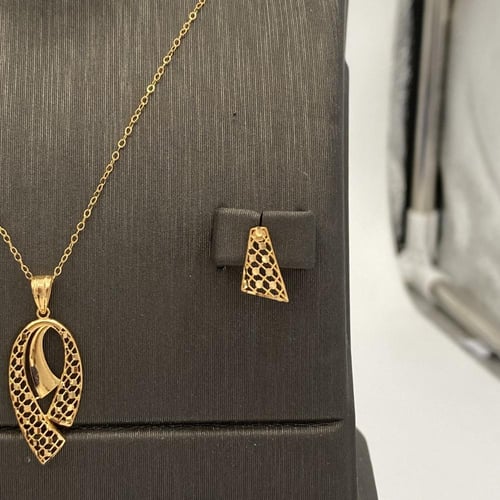 نصف طقم ذهب عيار 21 الوزن 4.09 جرام