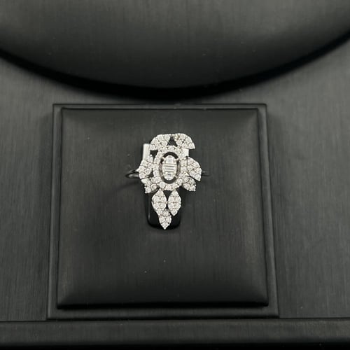 طقم ذهب عيار 18 الوزن 14.28 جرام