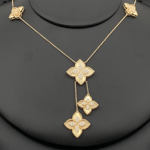 طقم ذهب انيق عيار 18 وزن 23.43 جم يبحث عنه الجميع...