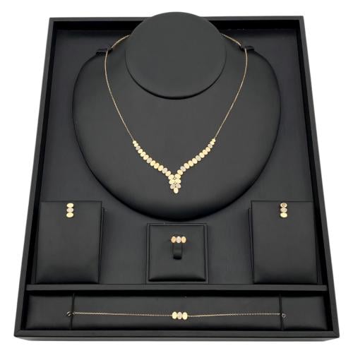 طقم ذهب ناعم عيار 18 وزن 9.37 جم يبرز أناقتك بأسلو...