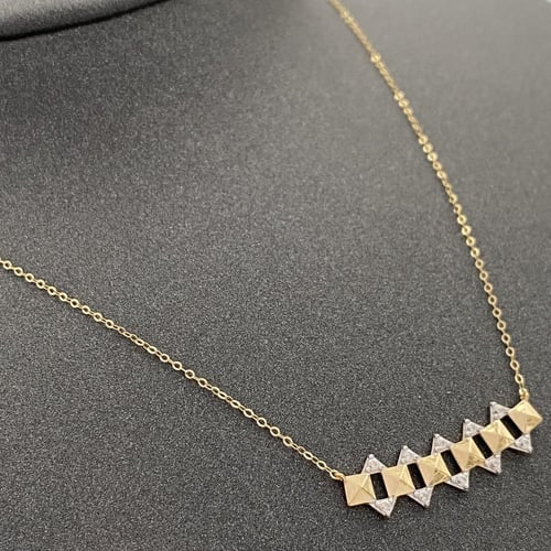 عقود ذهب عيار 18 الوزن 3.92 جرام