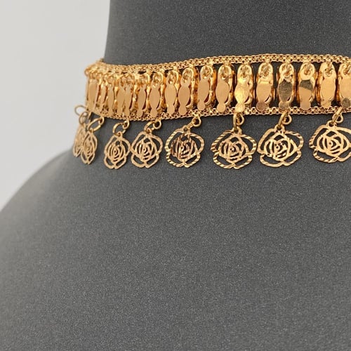 خناق ذهب انيق عيار 21 الوزن 13.5 جرام