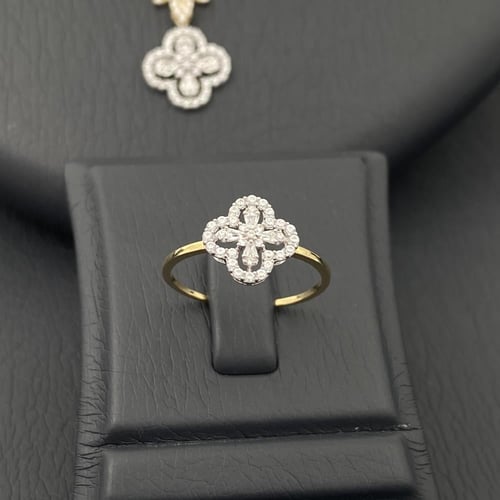 طقم ذهب عيار 18 الوزن 10.91 جرام