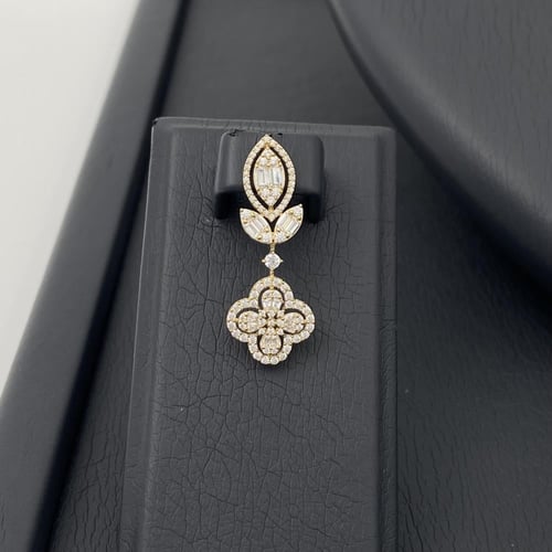 طقم ذهب عيار 18 الوزن 12.71 جرام