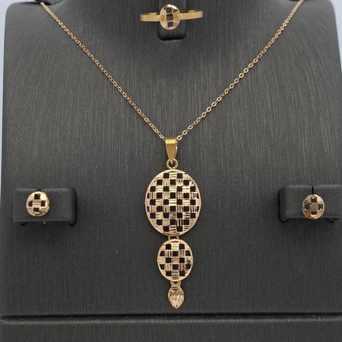 نصف طقم ذهب عيار 21 الوزن 3.90 جرام