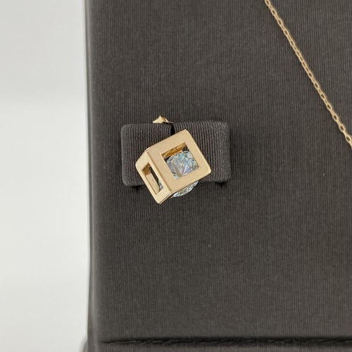 نصف طقم ذهب عيار 18 الوزن 4.62 جرام