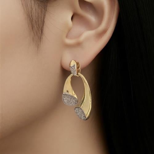 حلق ذهب عيار 18 الوزن 3.54 جرام