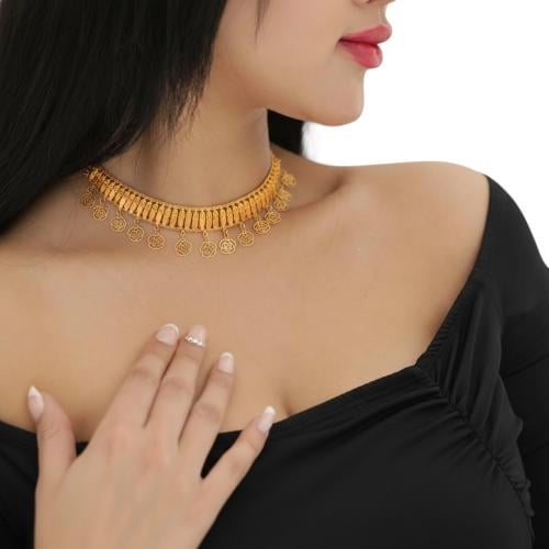 خناق ذهب انيق عيار 21 الوزن 13.5 جرام