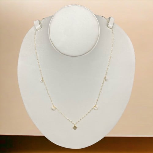 عقد شوكر ذهب عيار 18 راقى بجاذبية فريدة الوزن 0.72...