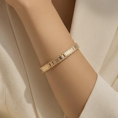 غويشة ذهب عيار 21 الوزن 7.98 جرام
