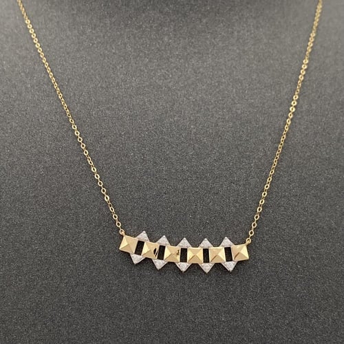 عقود ذهب عيار 18 الوزن 3.92 جرام