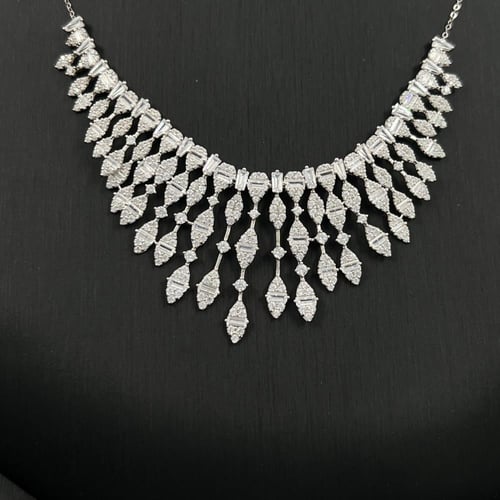 طقم ذهب عيار 18 الوزن 11.33 جرام