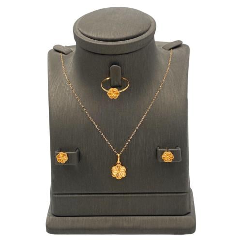 نصف طقم ذهب عيار 18 الوزن 3.83 جرام