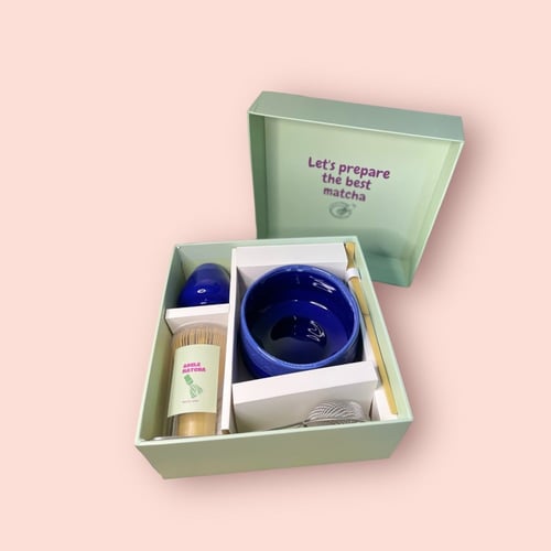 بوكس ادوات تحضير الماتشا باللون الازرق