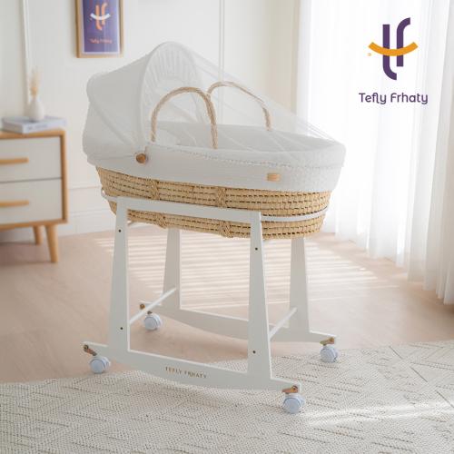 سلة موسى مع حامل هزاز أبيض