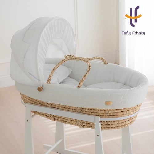 سلة موسى مع حامل هزاز أبيض