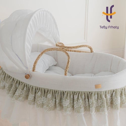 سلة موسى دانتيل مع حامل هزاز أبيض