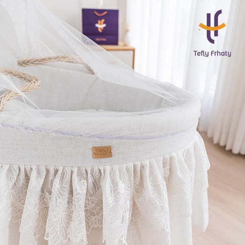 سلة موسى دانتيل مع حامل هزاز خشبي