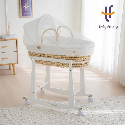 سلة موسى مع حامل هزاز أبيض