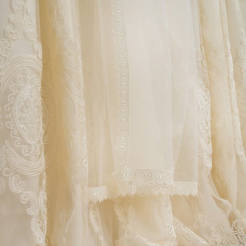 سرير فرنسي ملبس بالدانتيل الجذاب