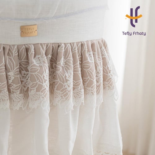 سلة موسى دانتيل مع حامل هزاز خشبي