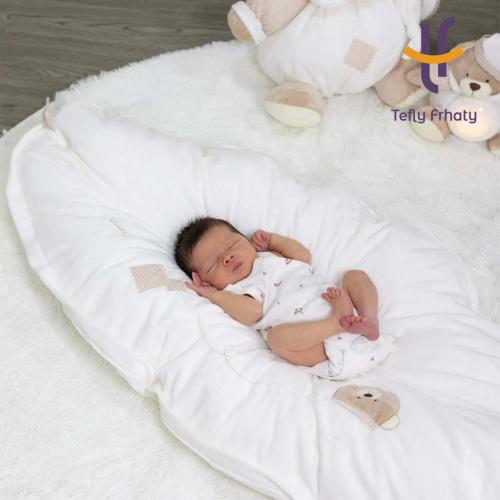 وسادة الرضاعة كومفورت كير - 3 في 1-أوف وايت