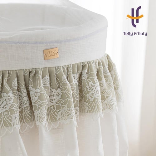 سلة موسى دانتيل مع حامل هزاز خشبي