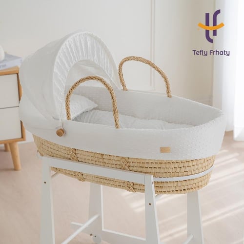 سلة موسى مع حامل هزاز أبيض