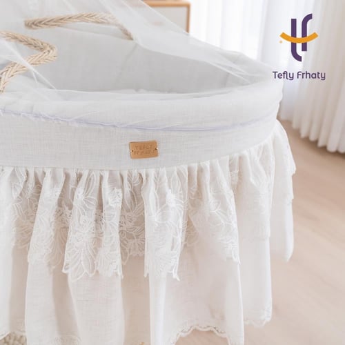 سلة موسى دانتيل مع حامل هزاز خشبي