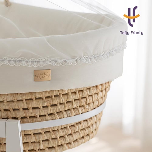 سلة موسى مع حامل هزاز أبيض