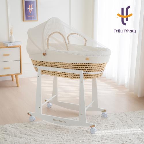 سلة موسى مع حامل هزاز أبيض