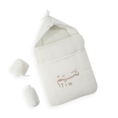 مدس استقبال مطرز بالاسم