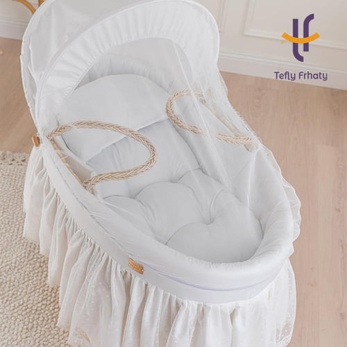 سلة موسى تل منقط مع حامل هزاز خشبي