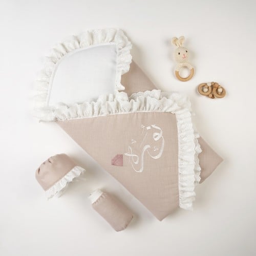 مدس استقبال مطرز بالاسم