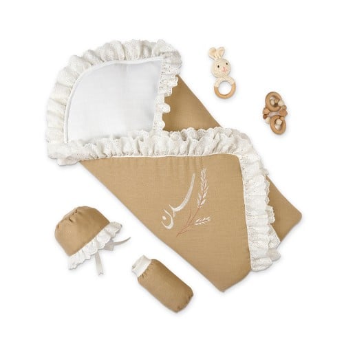 مدس استقبال مطرز بالاسم