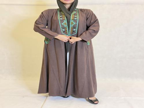 عبايه من اللنن الهندي الطبيعي مع تطريز وشك يدوي
